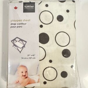 Playpen sheet + baby hat / gloves